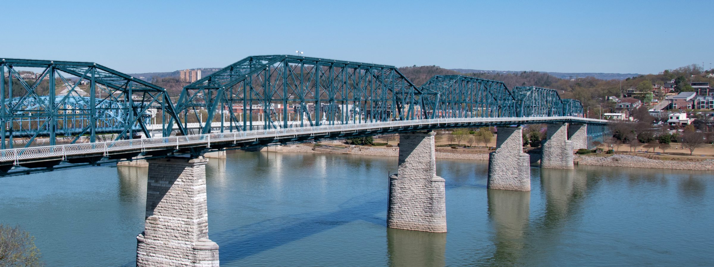 El Walnut Street Bridge sobre el río Tennessee en Chattanooga
